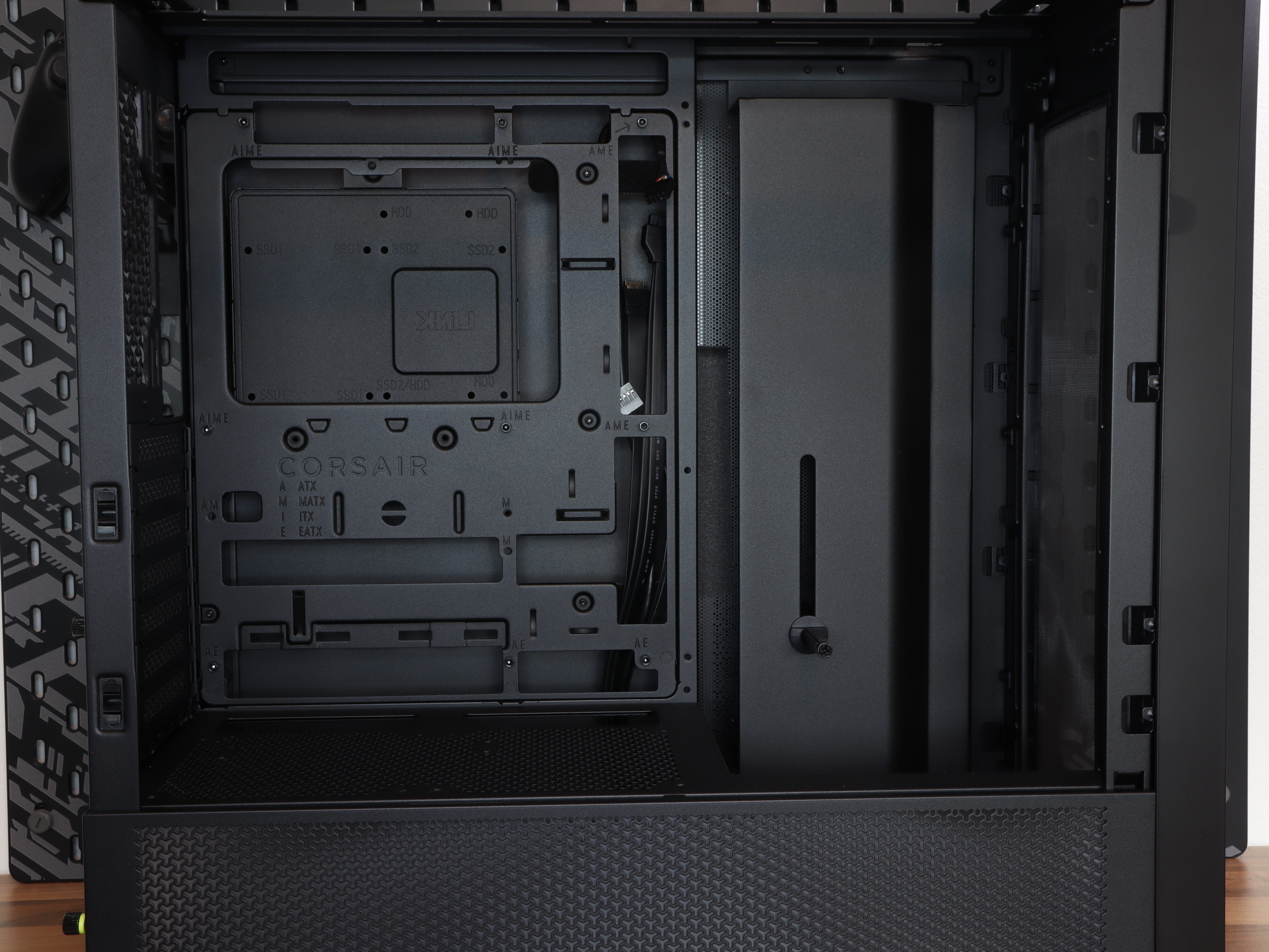 Corsair RX sag-free cooling 4000D mid-tower reverse-connector Modular flexibility Frame.JPG